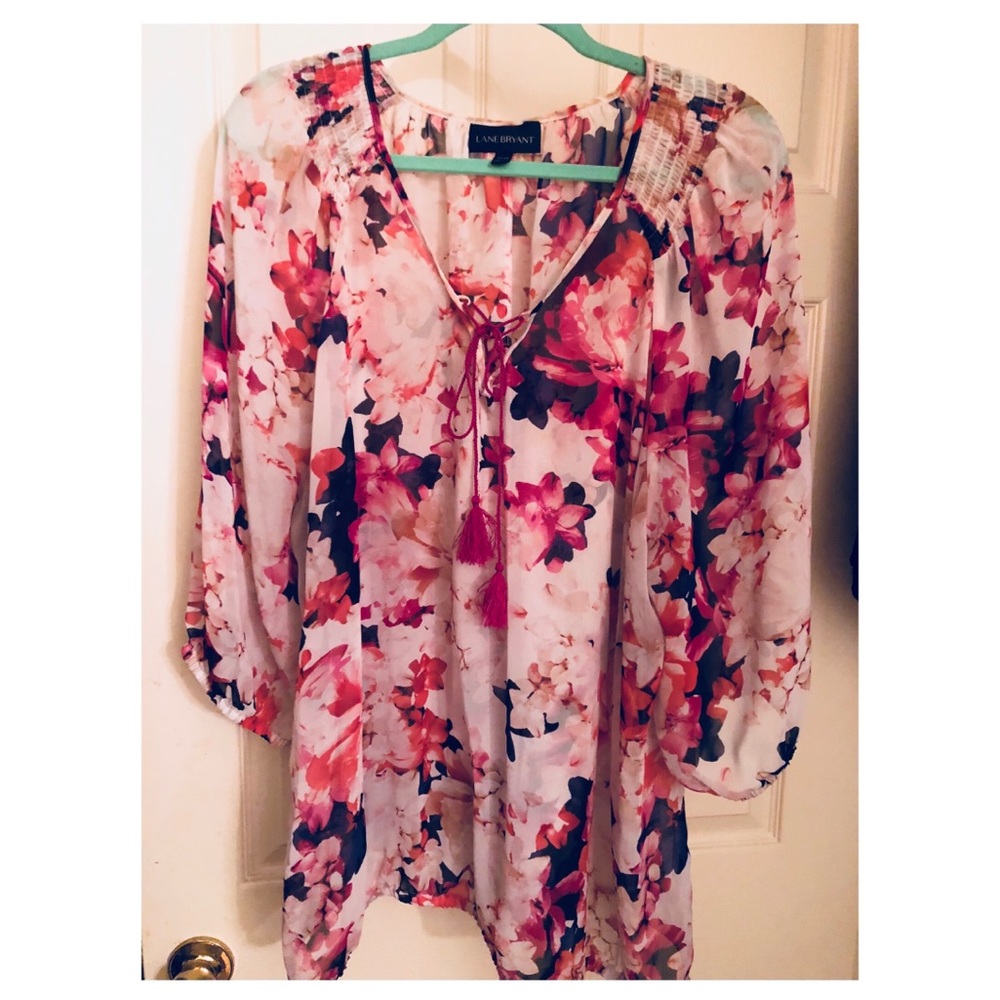 Pre-owned Lane Bryant plus size top.
